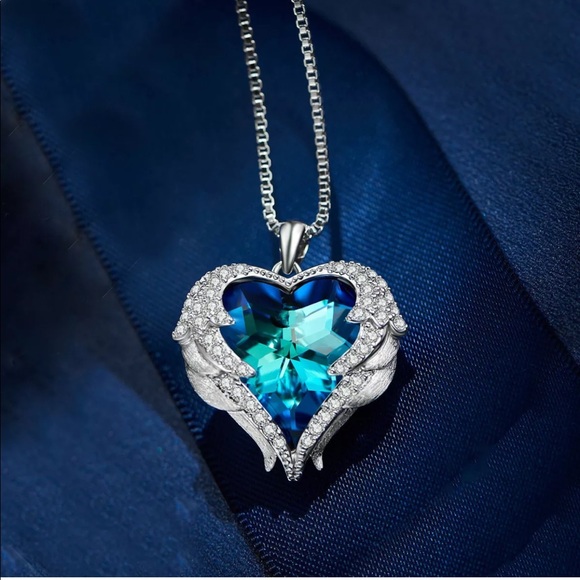 Angel Wings Swarovski Crystal Necklace/ Earrings - Picture 5 of 6